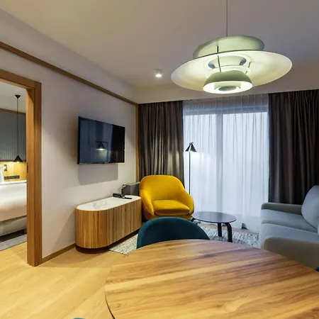 Radisson & Suites, Gdansk, Wyspa Spichrzow 4* グダニスク