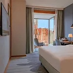 Radisson & Szálloda