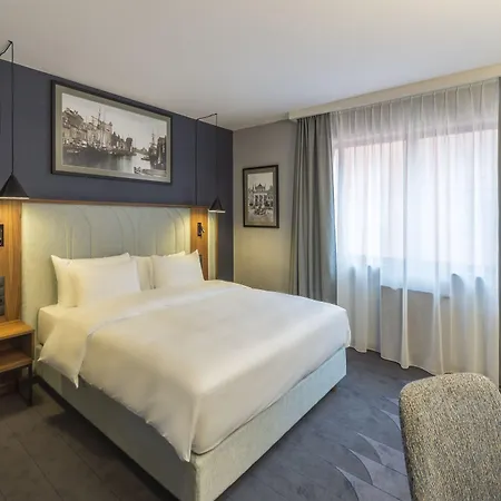 Radisson &