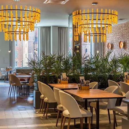 Hotel Radisson & Suites, Gdansk, Wyspa Spichrzow 4*