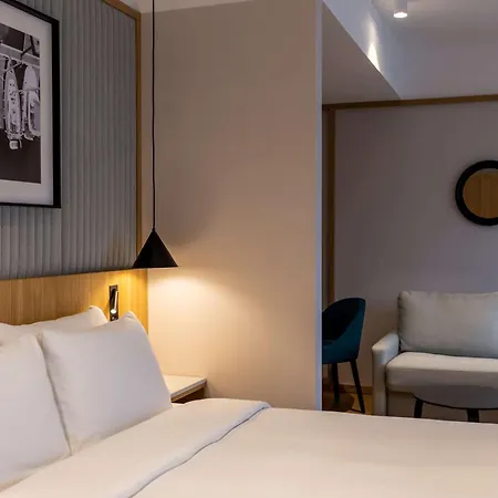 Radisson &