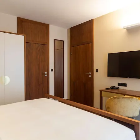 Radisson & 호텔 4*