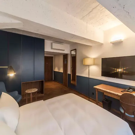 Radisson & 4*