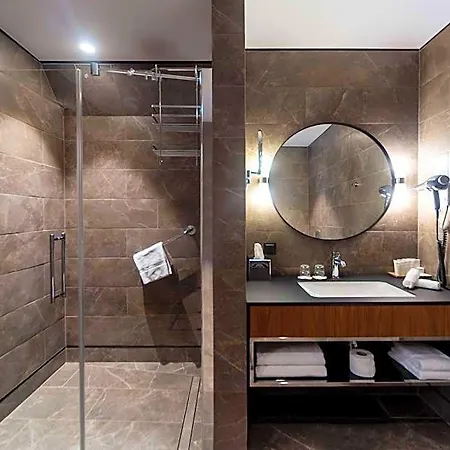 Radisson & 4*