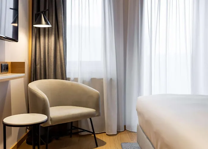 Radisson & 4*