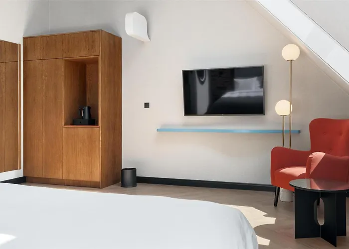 Radisson & 4*